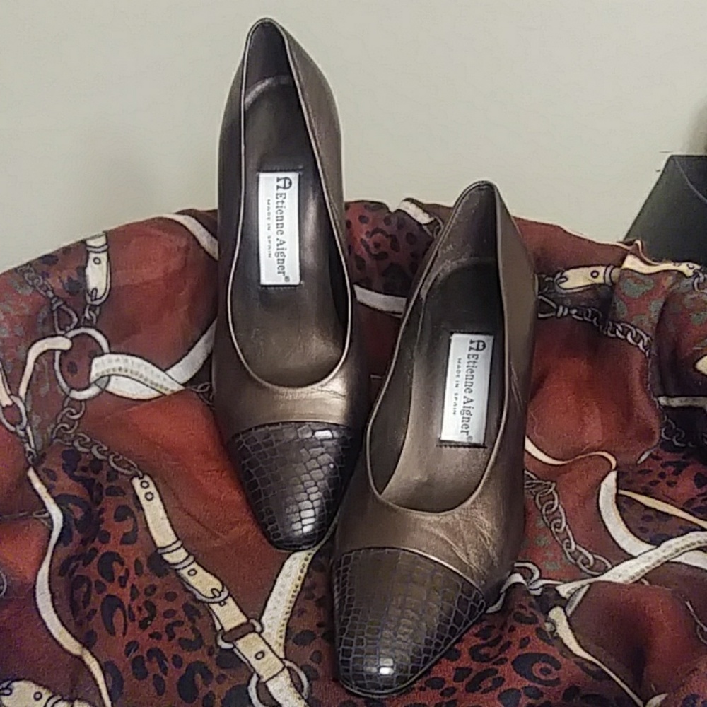 Etienne Aigner Leather Heels Sz7.5